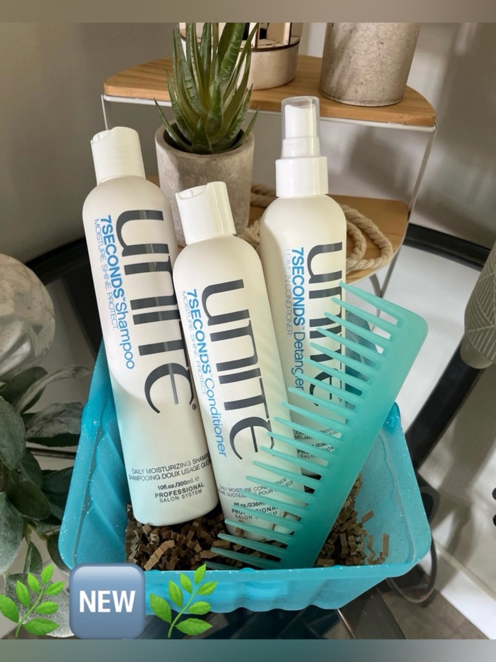 Unite 7-seconds gift basket w/shampoo conditioner comb and de-tangler ~New~